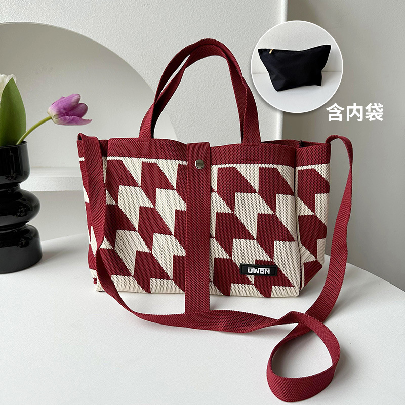 Estilo coreano nicho diseño negro y blanco Flecha de punto pequeño bolso cuadrado bolso casual versátil de gran capacidad bolsa de mensajero bolso de las mujeres