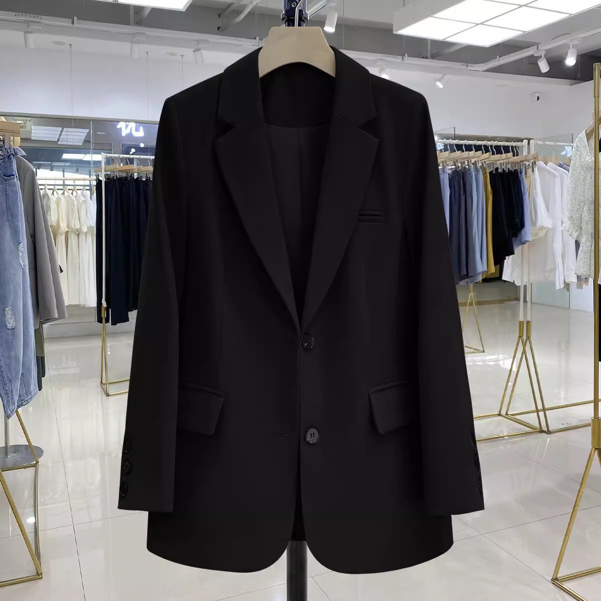 Sophisticated Black Suit Jacket for Women, British Style, Trendy and Stylish, New for Spring/Autumn 2026, Slimming and Versatile Blazer