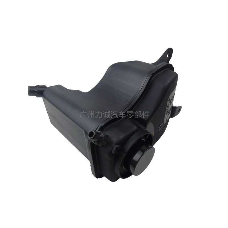 17137567462 17137640514 is suitable for BMW E81 E87 auxiliary water tank, coolant auxiliary reservoir