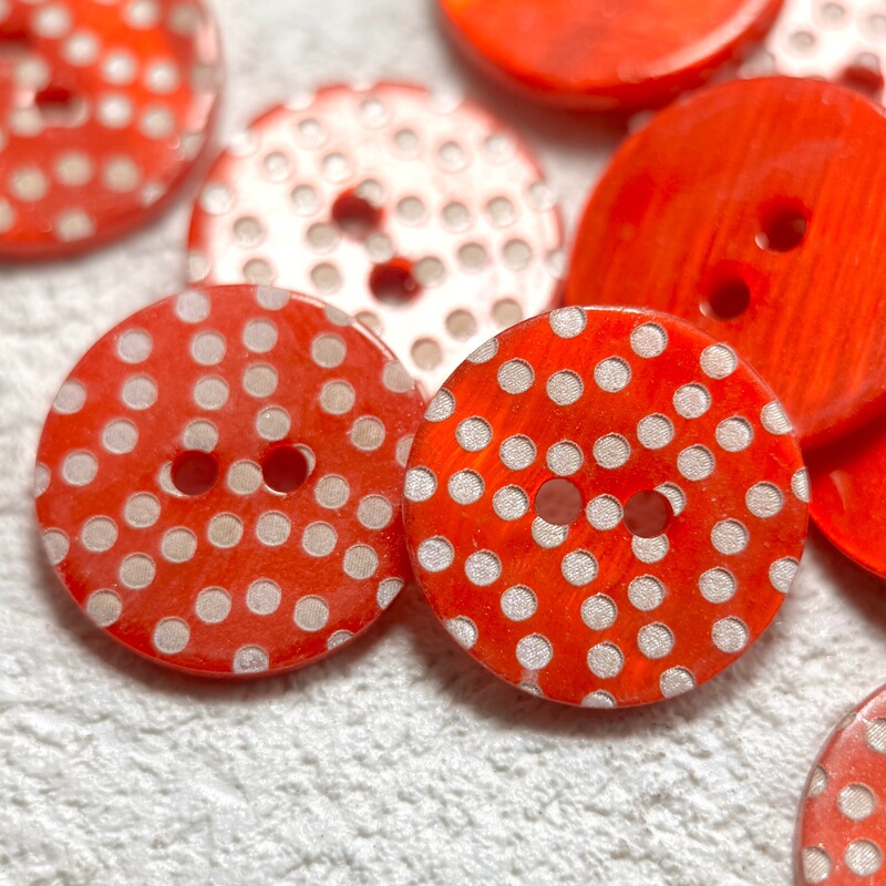 Natural Shell Buttons, Two-Hole Buttons, Classic Red Polka Dots, Vintage Shirt Jacket Accessories, Decorative Buttons Natural Shell Buttons, Two-Hole Buttons, Classic Red Polka Dots, Vintage Shirt Jacket Accessories, Decorative Buttons
