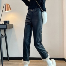 直筒新款黑色拼接修身加厚羊羔毛皮裤女高腰加绒显瘦裤潮涂层秋冬