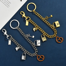 包链条百搭饼干流行跨境链条时尚包包网斜新款女夏季红方挂链潮挎