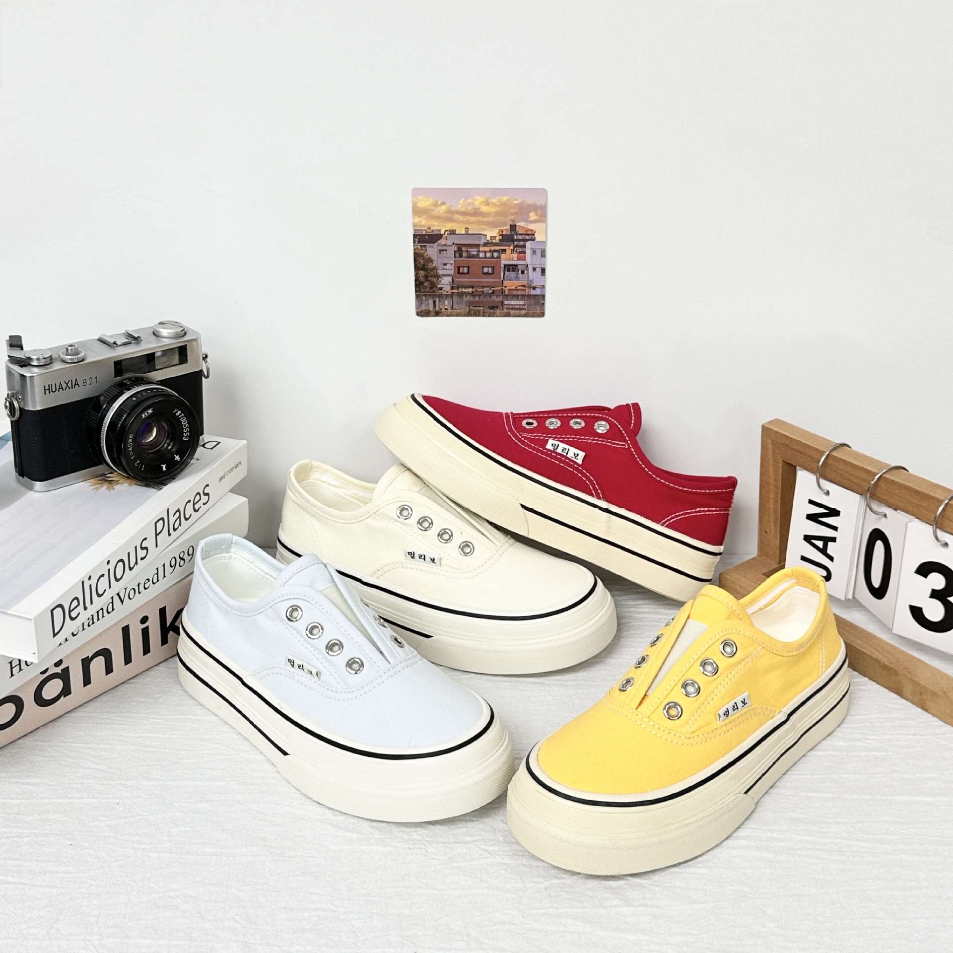 Zapatos de lona de suela gruesa casuales de onda lejana para mujer 2025 nuevos zapatos blancos de todo fósforo de primavera image 1