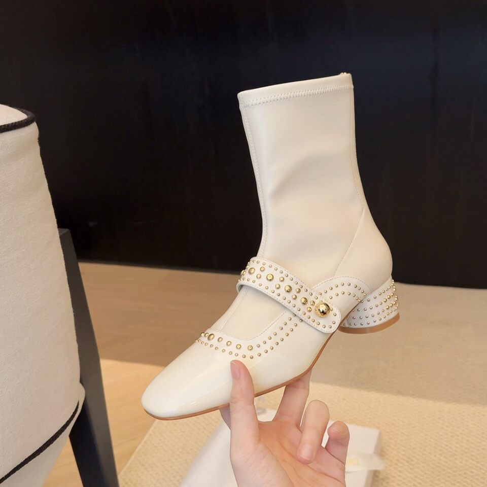 Bốt ngắn nữ mũi vuông bằng da bò nguyên miếng, gót vừa 3–5 cm, đế dày, khóa kéo phía sau — Màu trắng (giày bốt ngắn), Màu đen (giày bốt ngắn), Đen (bốt)