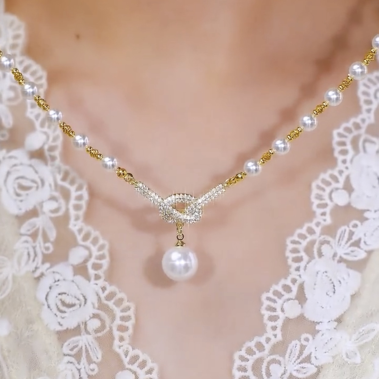 复制_满钻珍珠项链女轻奢小众设计感2024新款.jpg