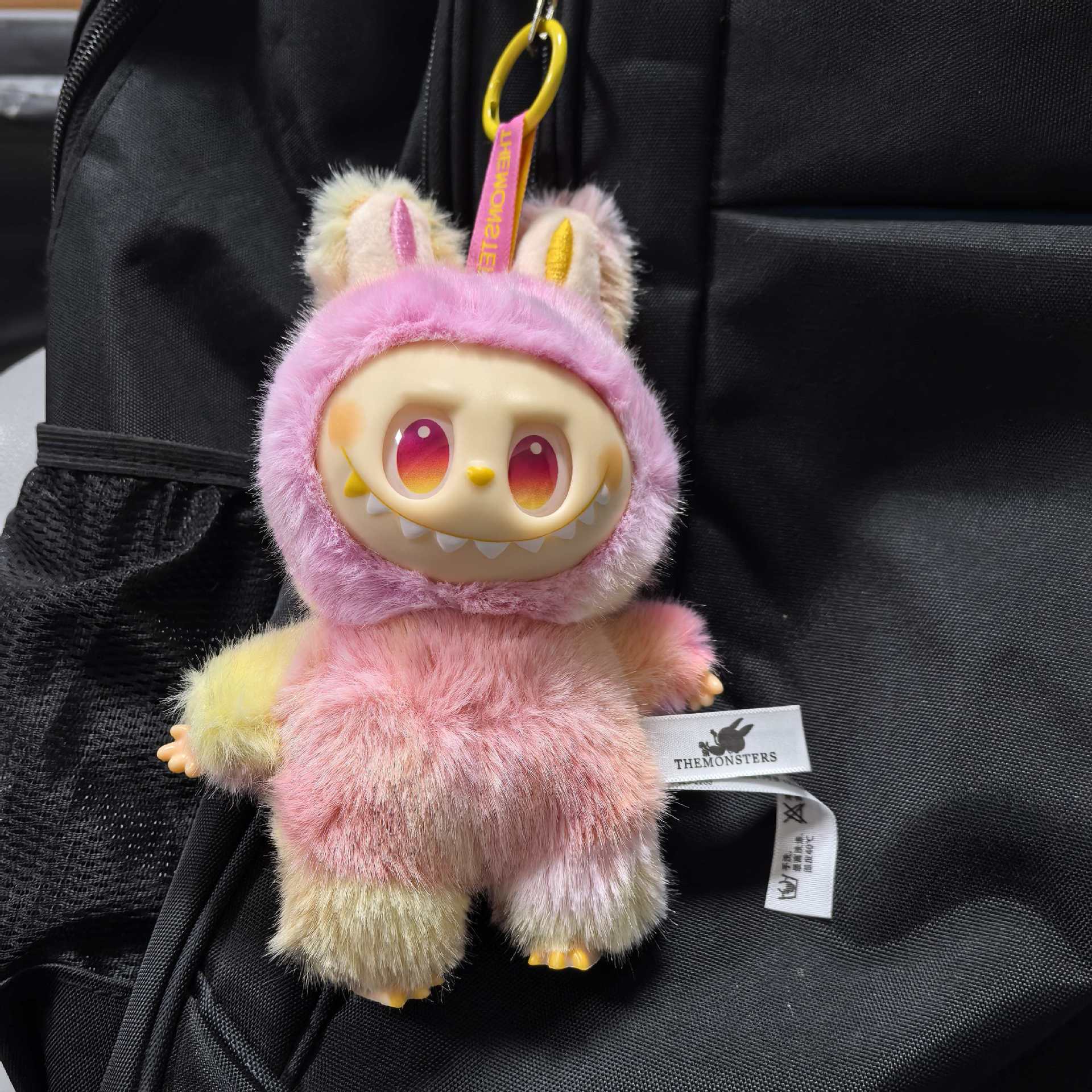 3 generaciones de colgantes de peluche labubu barraca explosiva muñeca conejo pellizco muñeca regalos pellizco música