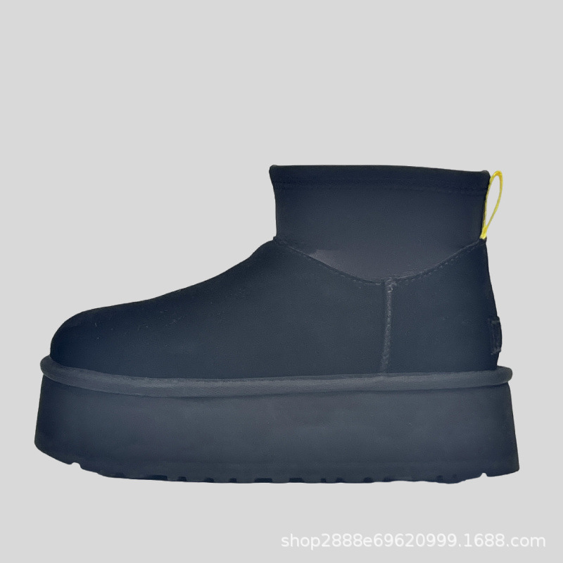 河南の桑の坂の村の新型のミニの迪普の靴の厚い底の鉛筆の弾力の靴下の筒の靴の低い筒の短い項の雪の地の靴