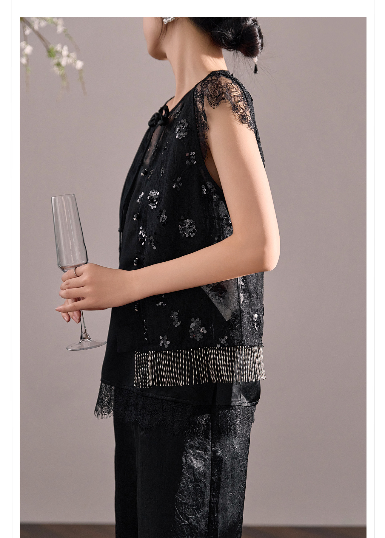 Áo vest không tay phong cách Trung Hoa thêu hoa văn tua rua cao cấp ZX N4027 — Màu đen cao cấp chi tiết 13