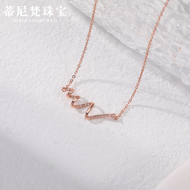 S925 collar de plata esterlina para las mujeres luz nicho de lujo simple ondulación del agua diseño emocionante temperamento collar Cadena de clavícula