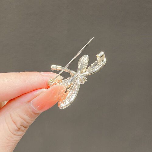 Brooch, high-end decoration, new cute Japanese dragonfly lapel pin, suit jacket pin, feminine accessories, Korean version