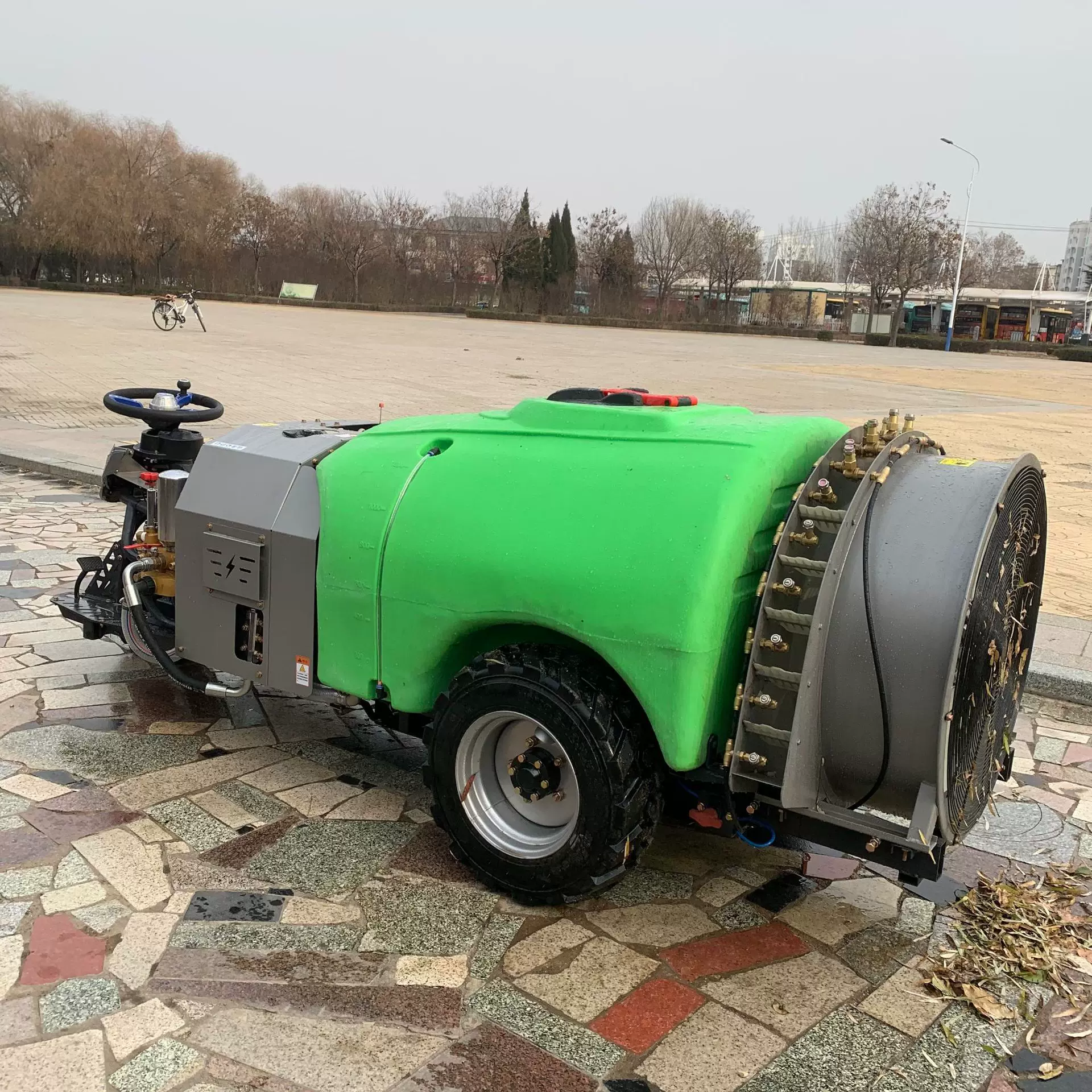 自走式风送打药机 果园消杀喷雾消毒车 农业葡萄高压扇形雾化机