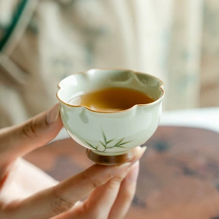 纯手绘筱竹高足花瓣杯陶瓷高脚杯主人杯个人专用品茗功夫茶杯