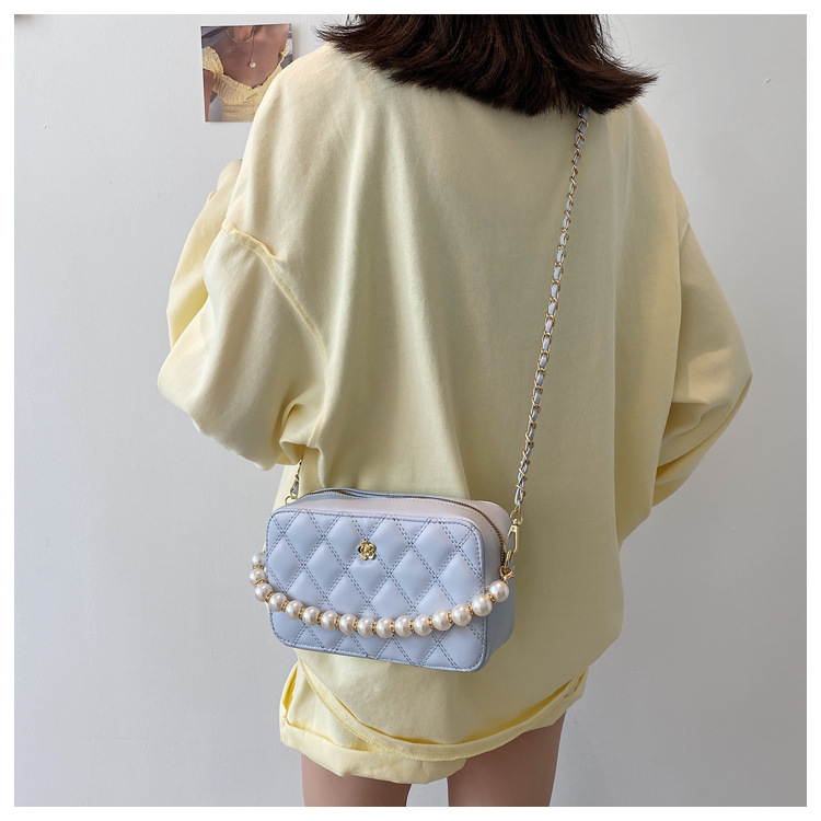 Fashion Pearl Rhomboid Embroidery Thread Shoulder Messenger Portable Bag Wholesale display picture 6