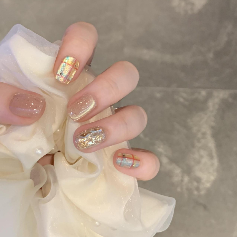 Champagne-Colored Cat-Eye Colorful Plaid Handmade Wearable Nails, Whitening, High-End Cute Short Manicure Patches, Fake Nails
