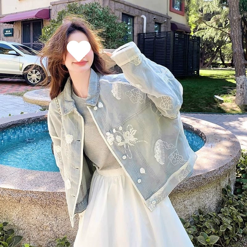 Корейский стиль, нишевая кружевная джинсовая куртка с вышивкой для женщин, весенняя новая модная универсальная куртка, уменьшающая возраст, топ