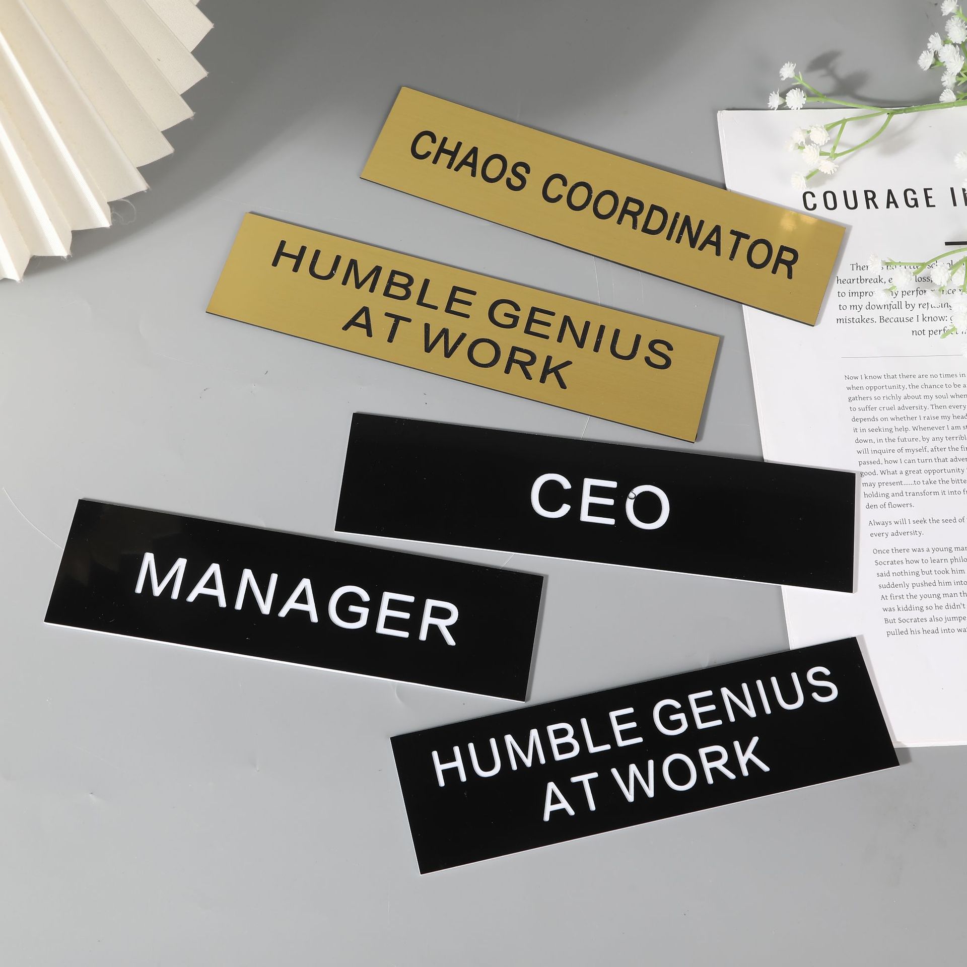 双色板ABS标牌CEO台卡职位牌MANAGER座位桌牌柜台展示牌插卡内芯