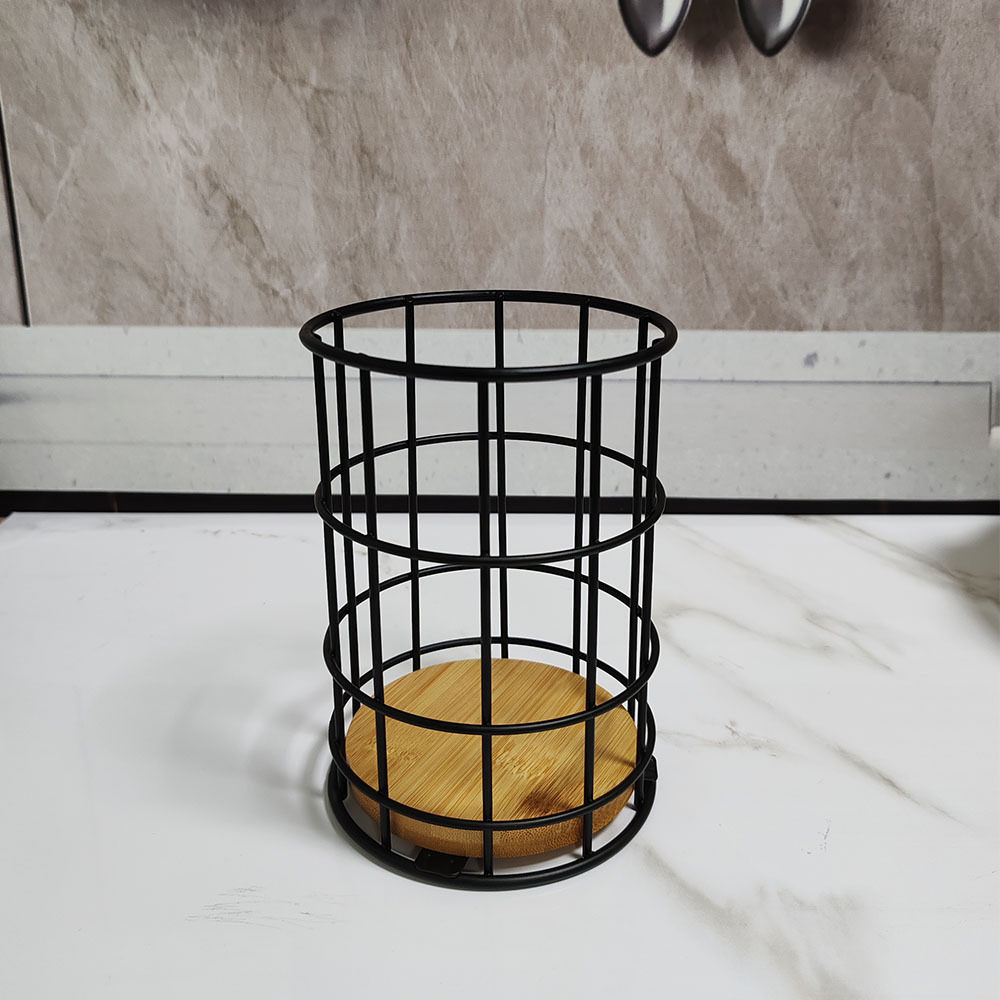 Nórdico simple cuchillo y tenedor de cocina doméstica palillos almacenamiento drenaje de madera maciza hierro forjado drenaje de agua antifusco tubo de almacenamiento