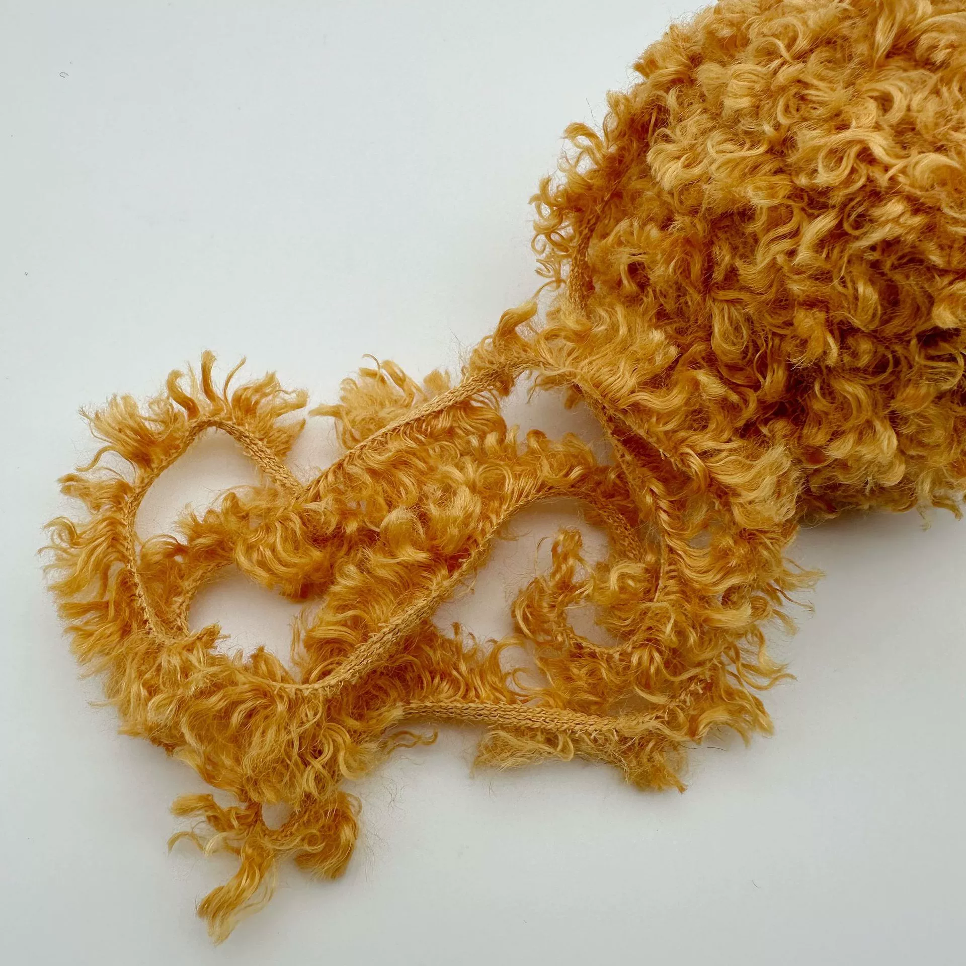 Бобиночка из плюшевой пряжи Bouclé 50 г, мягкая кукла и помпон пряжа, ~7×8×8 см, разноцветные варианты