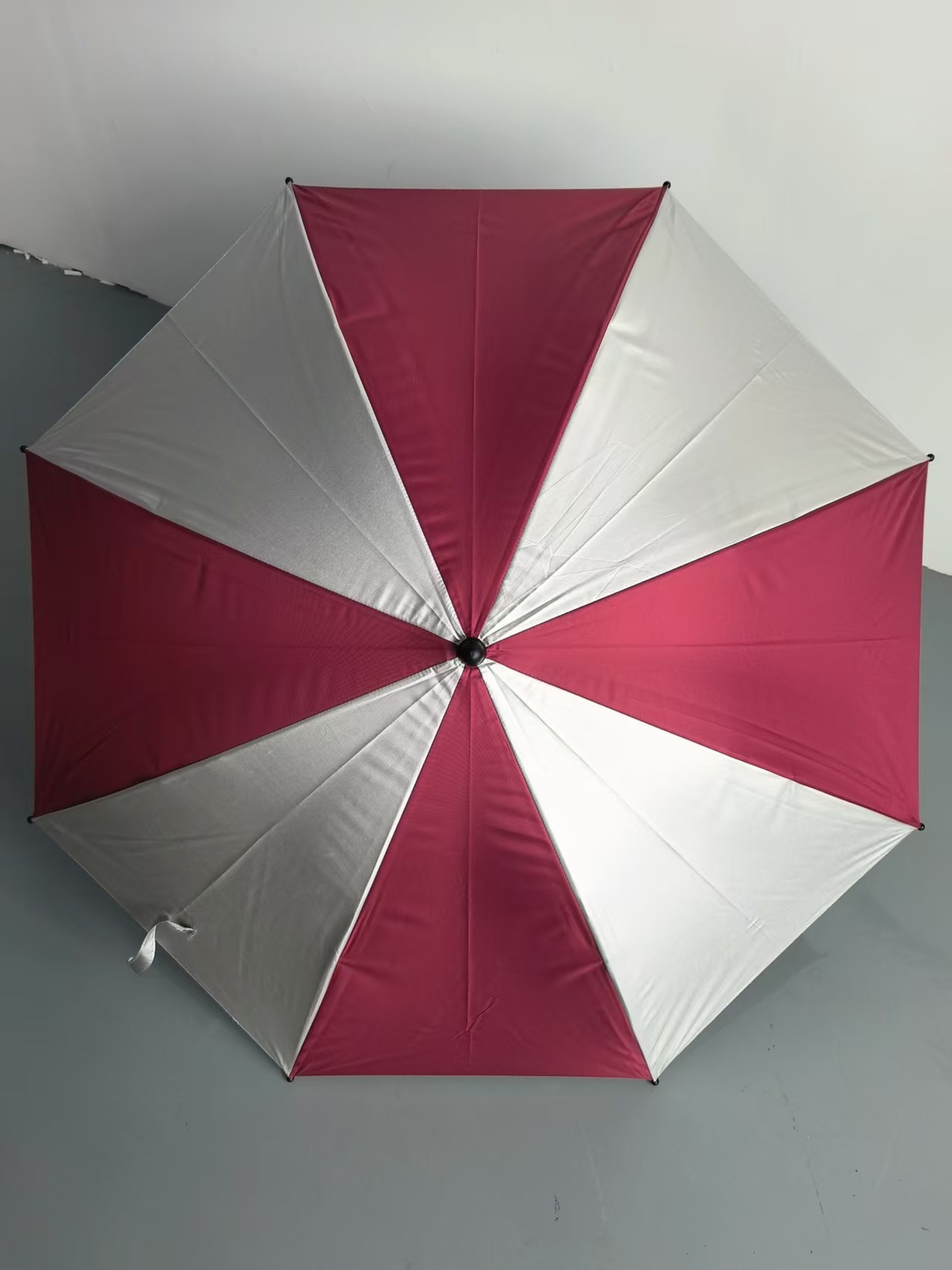 Sombrilla con Clip para Silla Giratoria 360 Grados de Aleación con Protección Solar UPF 50+ para Playa y Camping