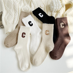 襪子女秋冬中筒羊毛襪加厚羊絨襪刺繡C字母冬天堆堆長襪ins潮外穿