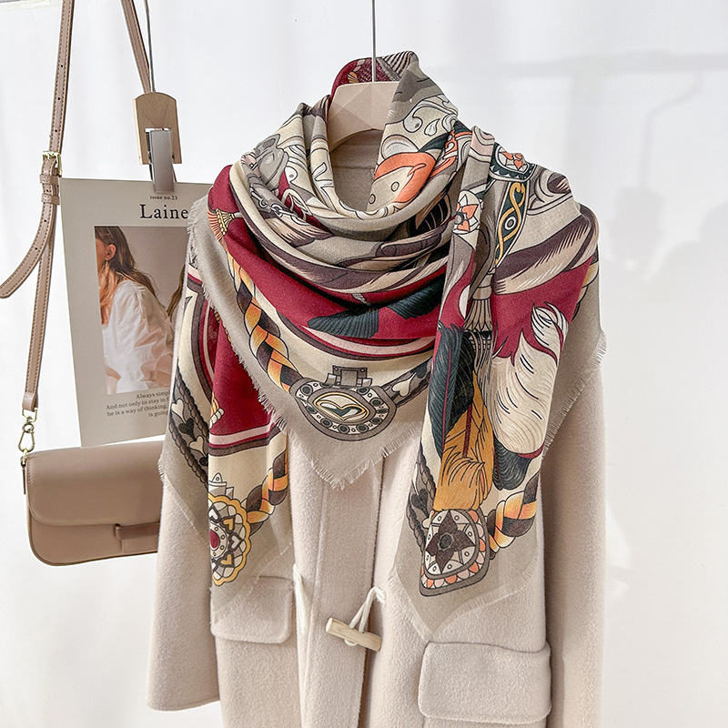 Lujo ligero y alto valor de la cara, estilo de arte, temperamento elegante femenino, 130 toallas cuadradas de barba, bufandas fotográficas de viaje de moda