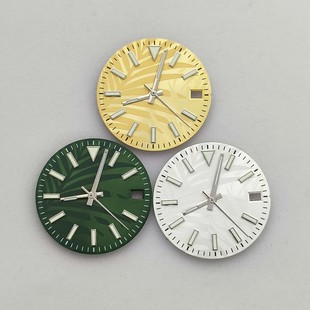 Watch Accessories Nh35 Movement Dial + Silver Seconds 28.5mm Green Luminous Suitable for Nh35/36/4R/7S Machine