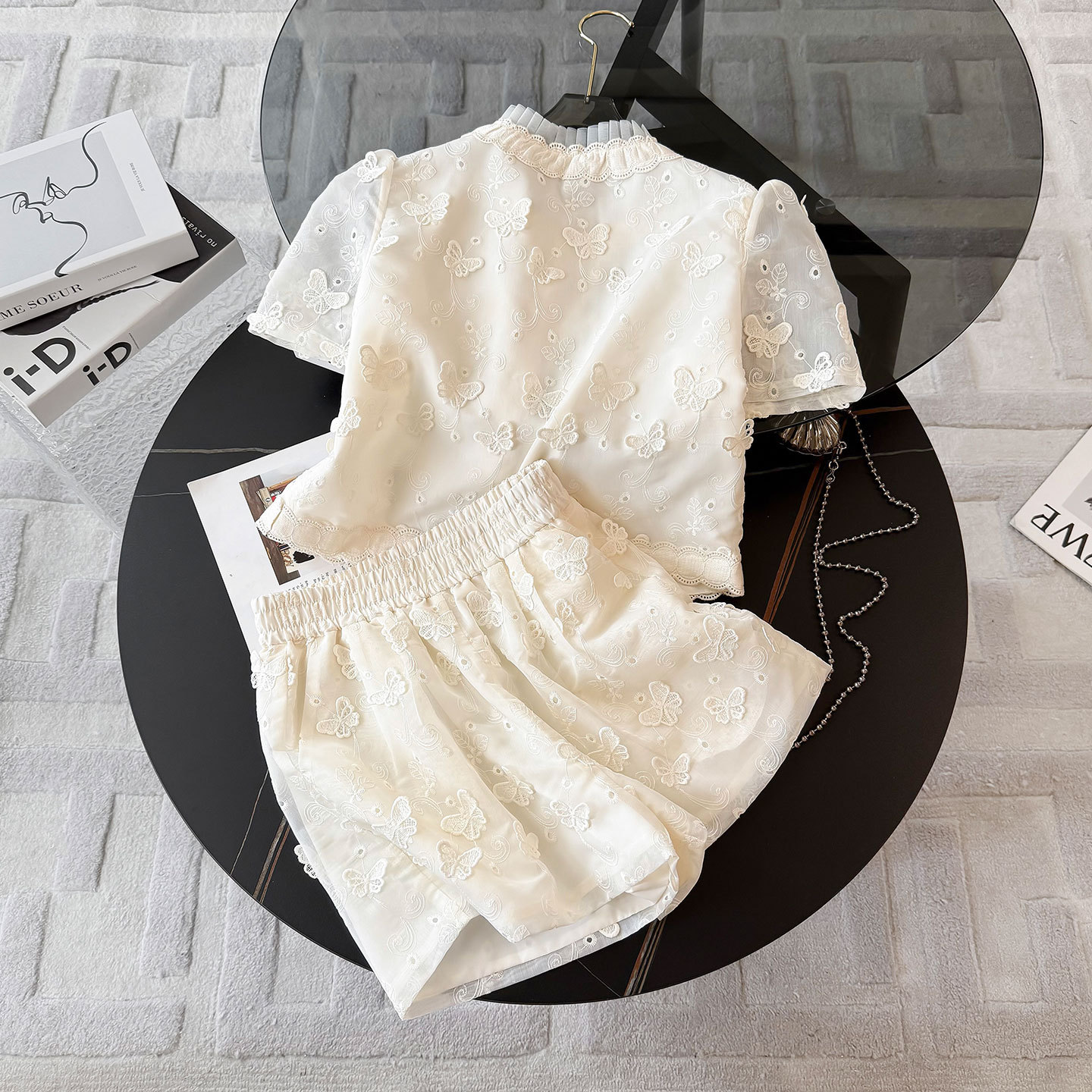 Vêtements pour femmes, petit style, tempérament, costume féminin, nouveau design d'été, haut brodé en jacquard, short à jambes larges, costume deux pièces_voghion.com