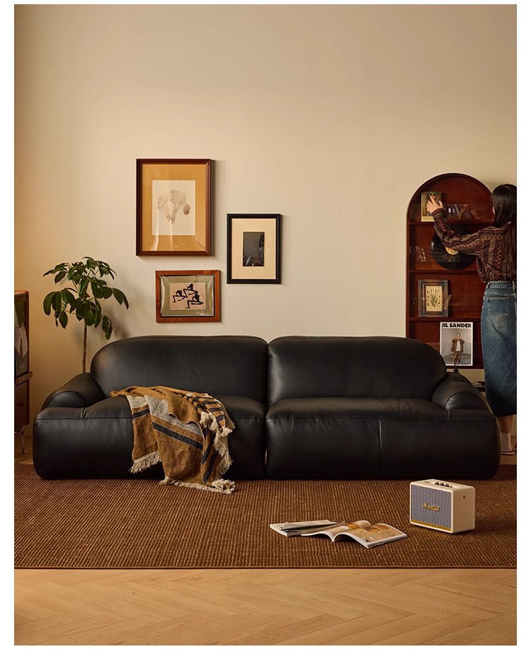Sofa Image 4