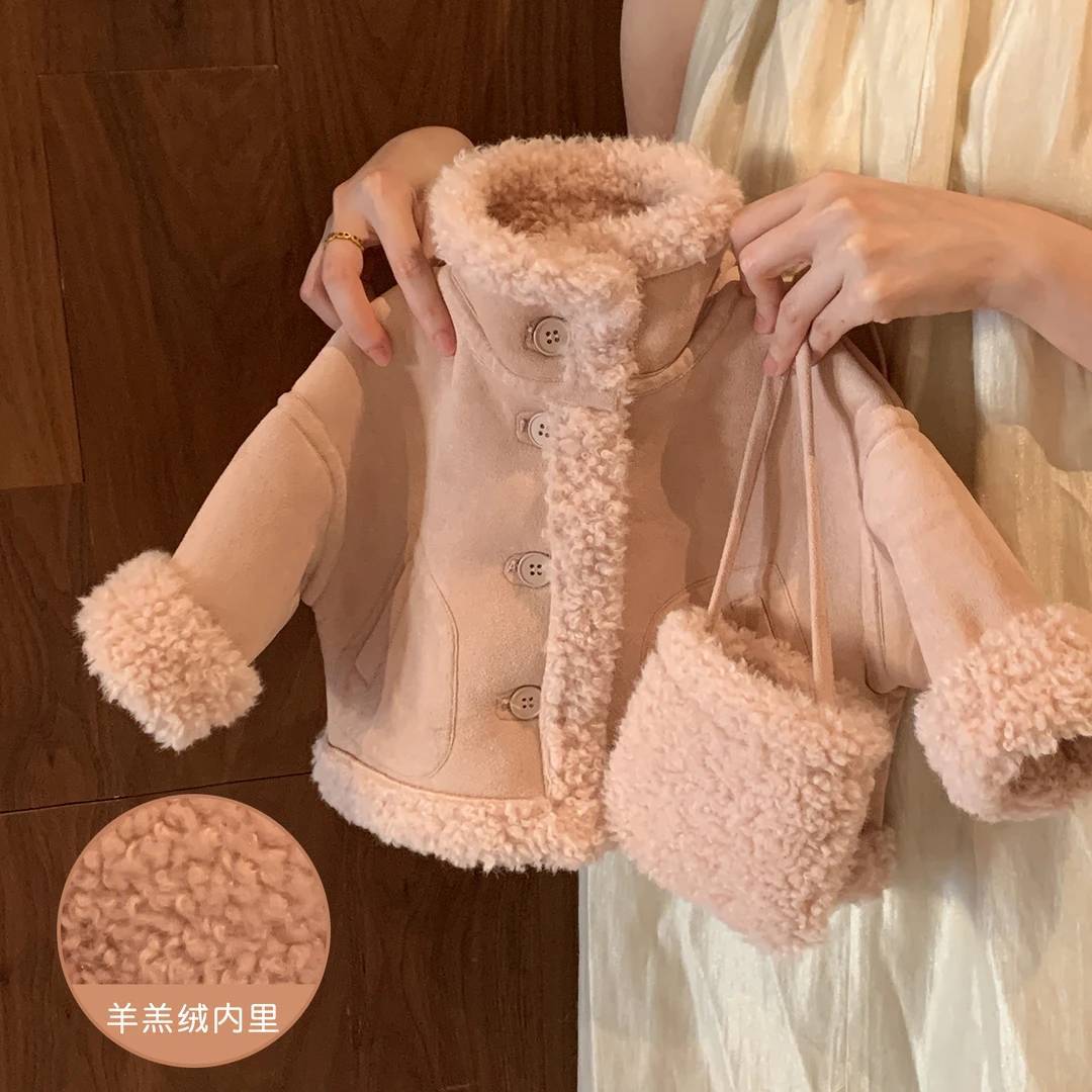 Dulce niña de piel de águila abrigo de invierno 2025 nuevo abrigo de cachemira de cordero de niña pequeña y media