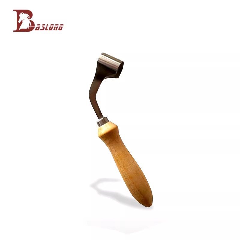 Baslong equestrian hoof trimming knife features a unique rolled blade design, making it particularly suitable for trimming the soles of horseshoes.
