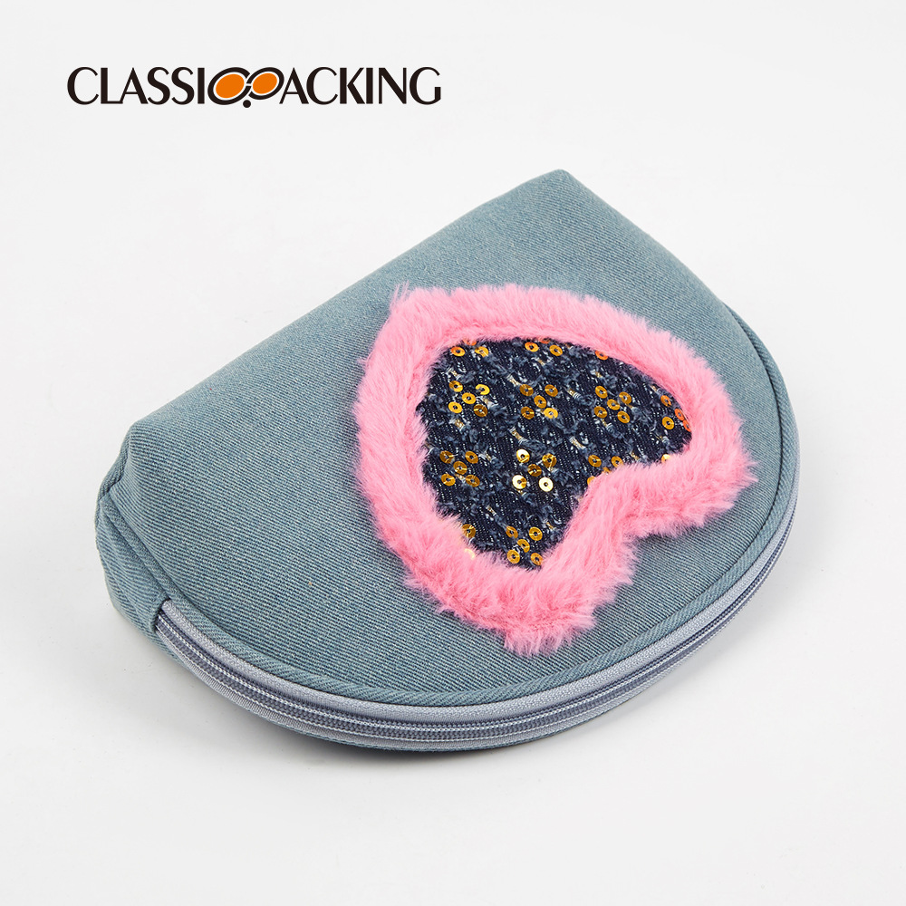 Bolsa de almacenamiento popular transfronteriza amor bolsa de cosméticos de mezclilla forma de concha bolsa de almacenamiento de herramientas de belleza logotipo reemplazable