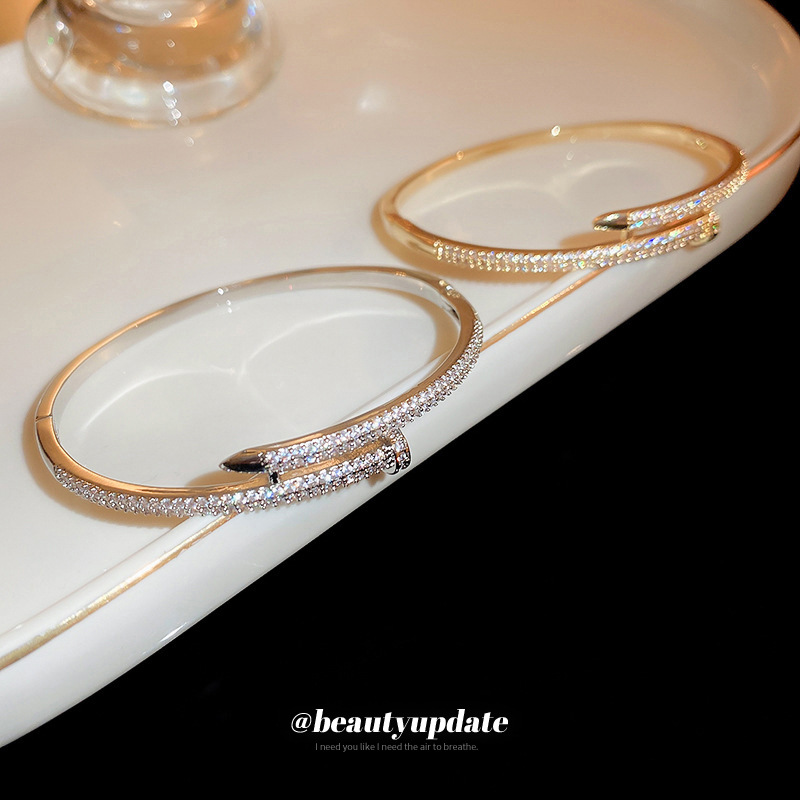 Oro real galvanizado ZIRCON pulsera geométrica Luz de lujo nicho diseño sentido pulsera simple personalidad todos los partidos pulsera al por mayor hembra