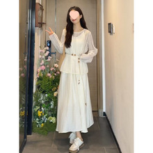 2025新款法式温柔风吊带连衣裙子女早秋季设计感镂空针织长裙套装