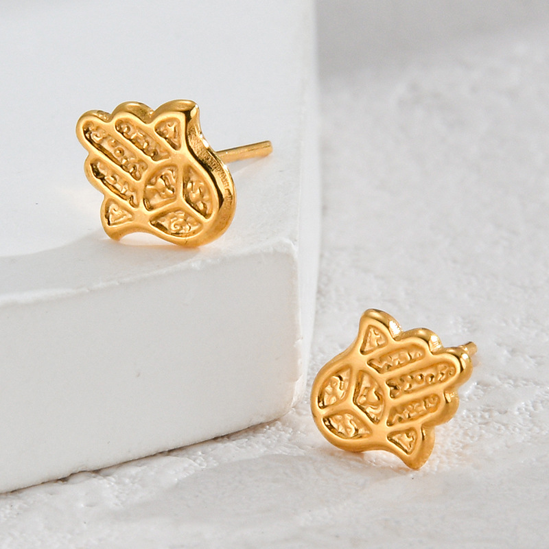 304 Stainless Steel Material 1 Pair Casual Simple Style Streetwear Heart Shape Crown Plating 304 Stainless Steel Ear Studs