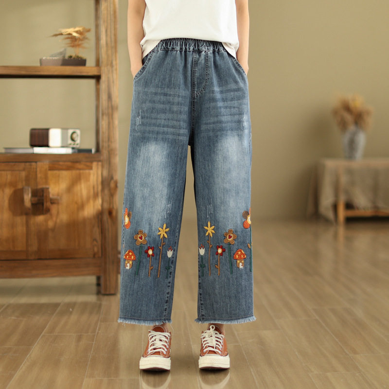 Korean-Style Ethnic Wide-Leg Cropped Jeans for Women, New Elastic Waist Embroidered Ripped Straight-Leg Vintage Jeans Korean-Style Ethnic Wide-Leg Cropped Jeans for Women, New Elastic Waist Embroidered Ripped Straight-Leg Vintage Jeans