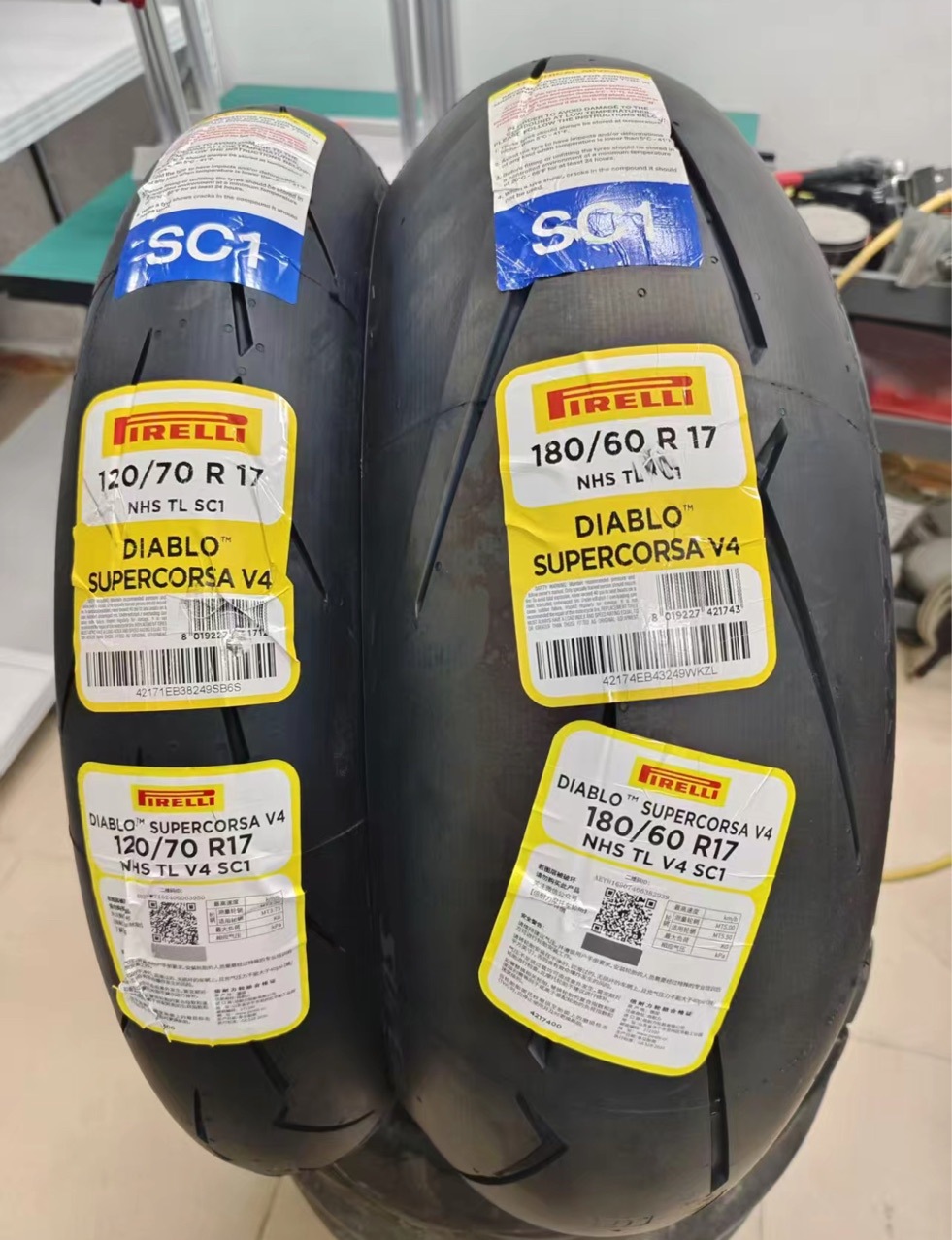Pirelli V4 Motorcycle Tires 120/70R17 180/60R17 180/55R17 240/45R17