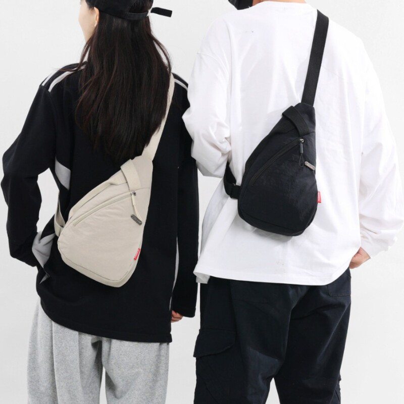Japanese-style triangular crossbody bag, chest bag for outdoor hiking and commuting, unisex Korean version versatile casual cycling crossbody bag