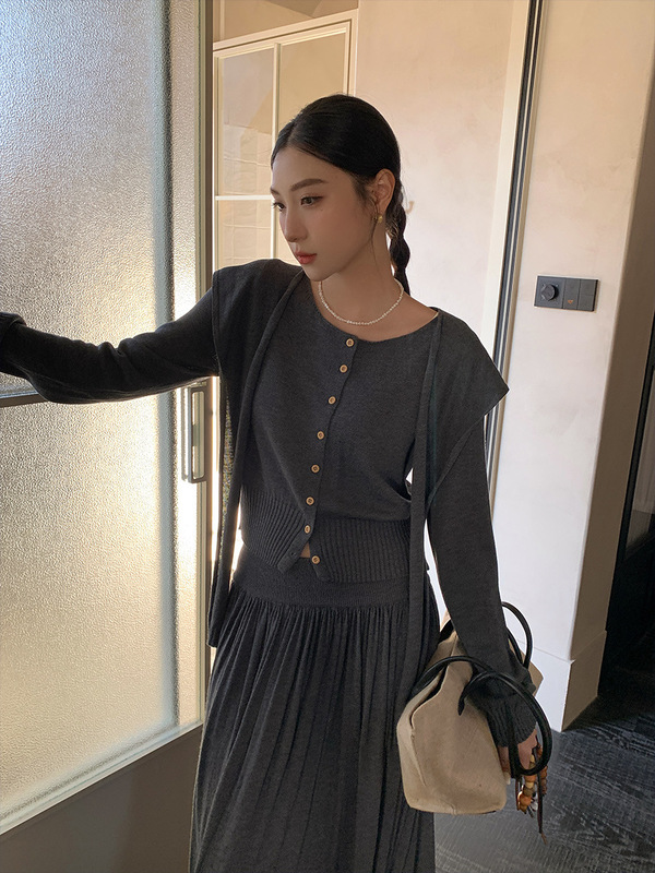 衣尔衫 拿捏氛围 披肩两件套羊毛短款针织开衫女韩系百搭上衣0575|undefined
