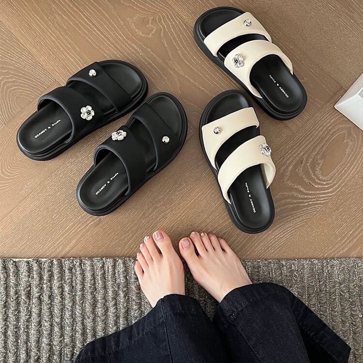 Camellia Flower Soft Leather Self-Designed 5cm Thick-Soled Slippers for Women 2026 Summer New Model with Rhinestone Buckle for Outdoor Wear Sandals Camellia Flower Soft Leather Self-Designed 5cm Thick-Soled Slippers for Women 2026 Summer New Model with Rhinestone Buckle for Outdoor Wear Sandals