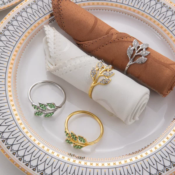 Cross-border drill napkin ring new napkin buckle green leaves napkin ring high-end metal ring hotel table
