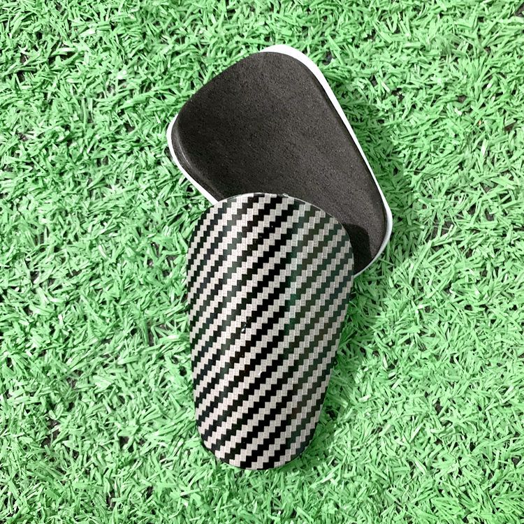 Shin Guard Carbon Fiber Pattern Football Shin Guards Mini Master Sports Inserts Adult Children Professional Knee Guards Manufacturers Wholesale_viptrois.com