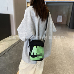 クロスボーダー新型旅行ファッション斜めショルダーバッグカジュアル縦型ショルダーバッグ