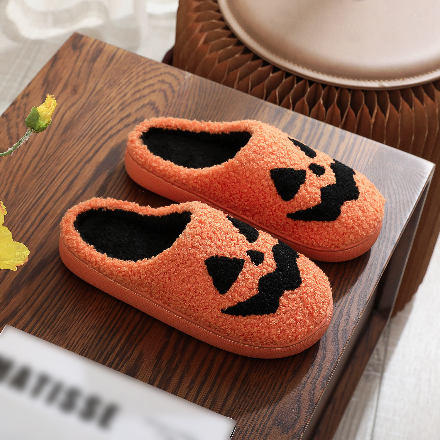 Wanterpantoffelen, laachend Kotteng, nei kräischend Schong, Halloween Skelettgréisst, Heemkotteng_voghion.com