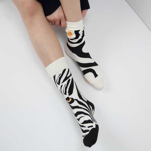 Original left and right foot AB socks for women, couple socks, kitten zebra print, personalized asymmetrical ins trendy mid-calf men's socks