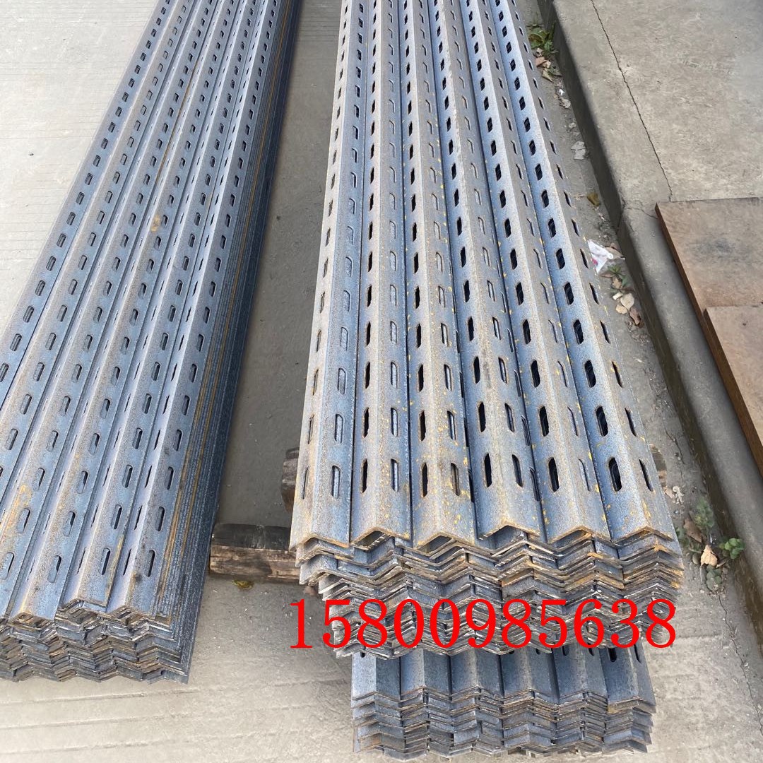 供应q235热镀锌万能角钢30*3 40*4 50*5电力用热镀锌冲孔角铁