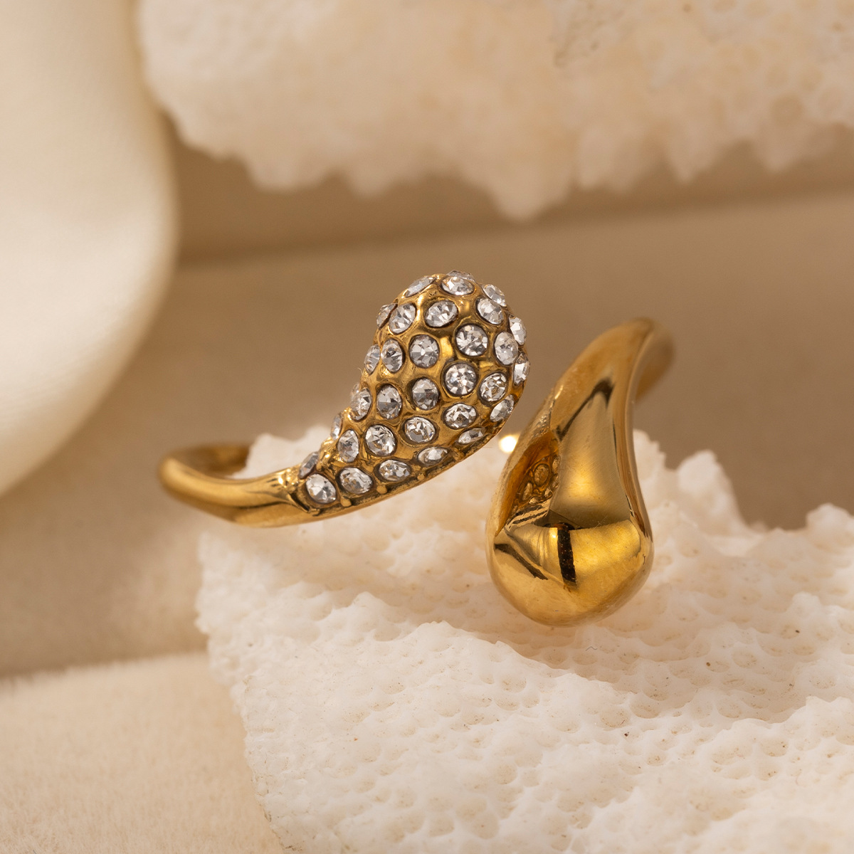 Anillos de acero inoxidable de zircón de diseño de alta gama de anillos de estilo de nicho anillos de titanio transfronterizos