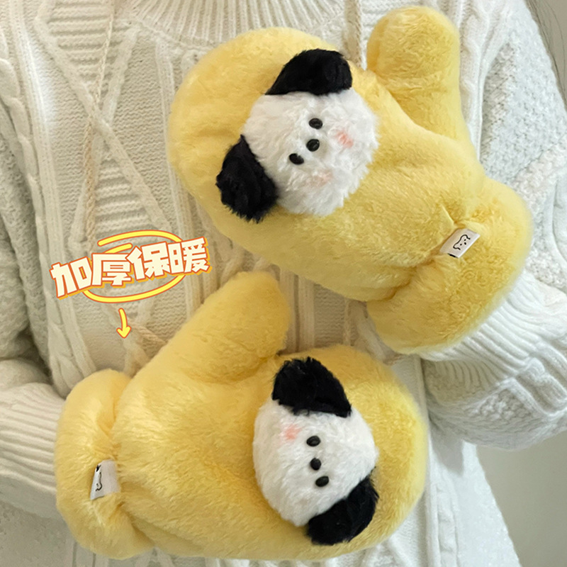 thumbnail image 4 of Versión coreana de invierno de celebridades de Internet de guantes peludos para hombres y mujeres cálidos y resistentes al frío, además de terciopelo y engrosamiento para andar en bicicleta., 4 of 5