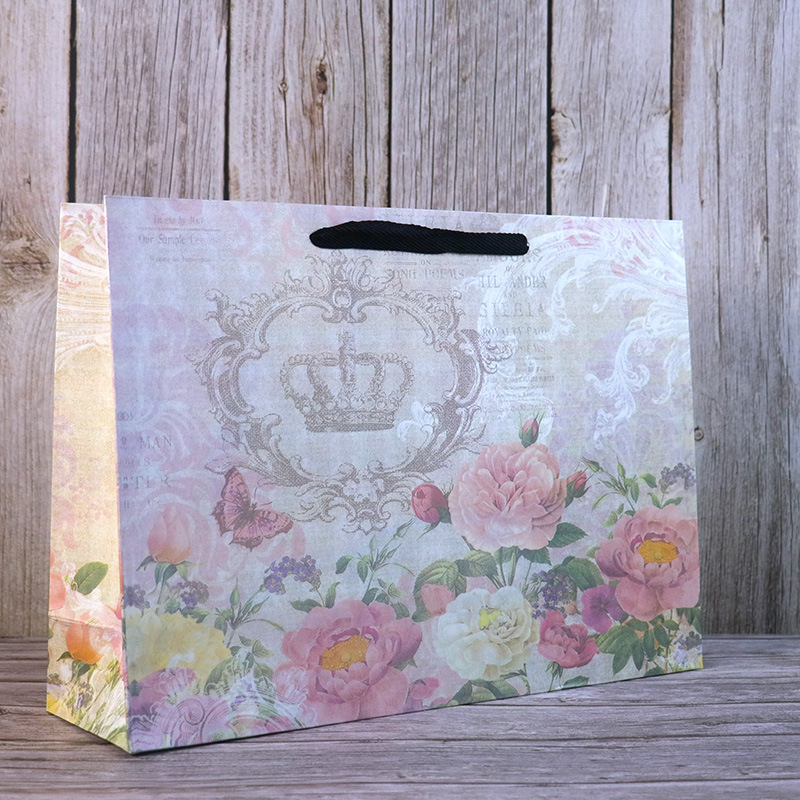 Gift Bag in Nordic Style, High-End Fashion Floral Hand-Held Paper Bag for Clothing Store, Birthday Gift, Small Hand-Held Bag