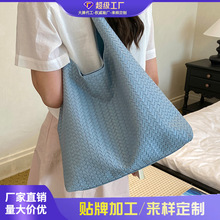 跨境2026新款大容量通勤水桶大包包女单肩腋下包编织纹托特包包包