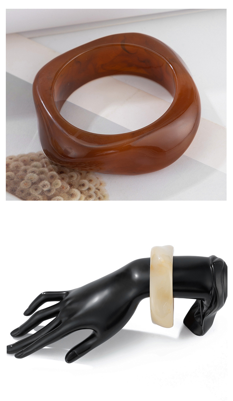 Retro Geometric Acrylic Bangles Wholesale display picture 7